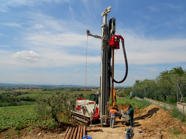 Crawler Mounted Drill Rigs | COMACCHIO